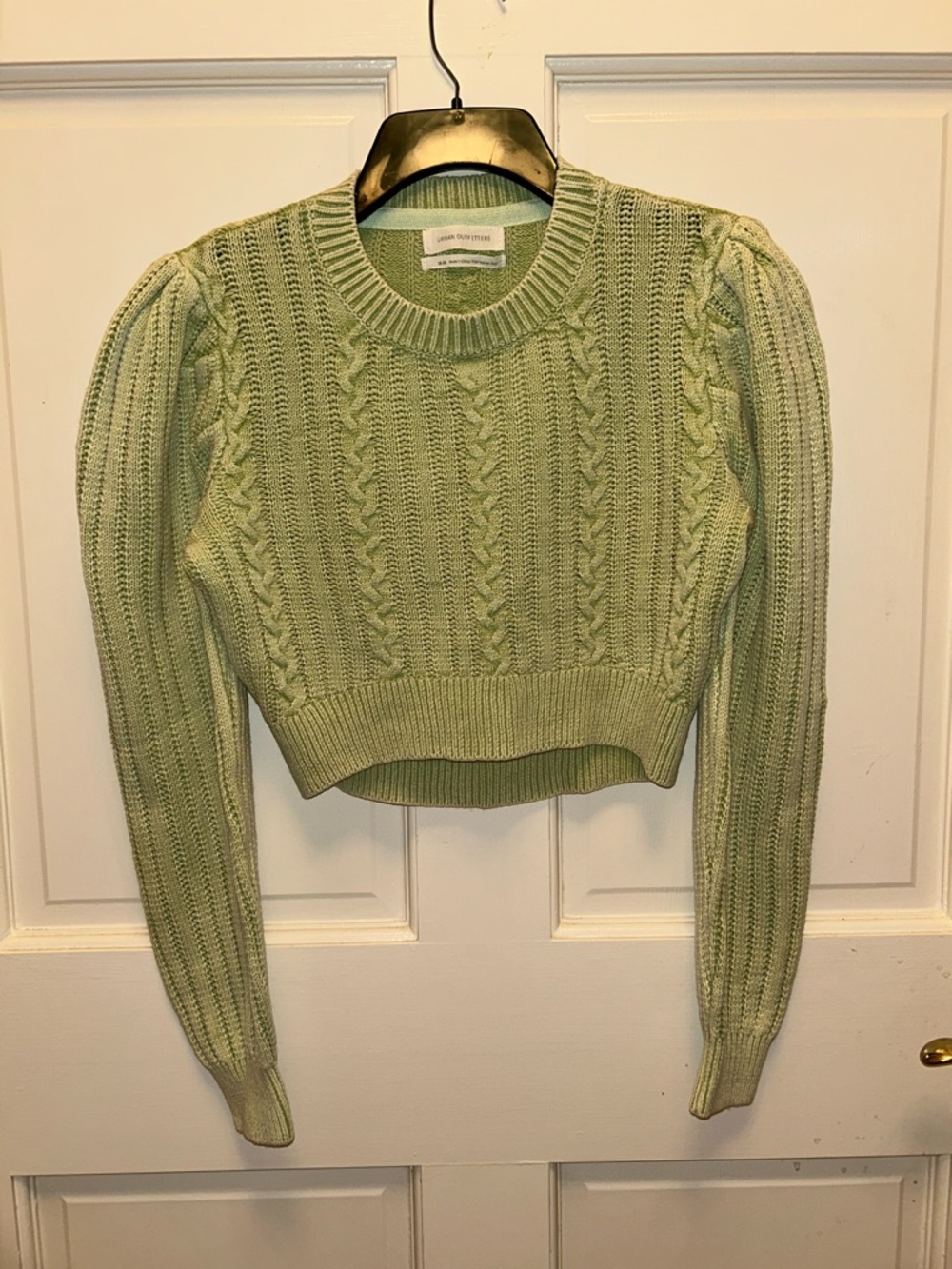 Urban Outfitters Light Green Cropped Cable Knit Sweater m medium NWT